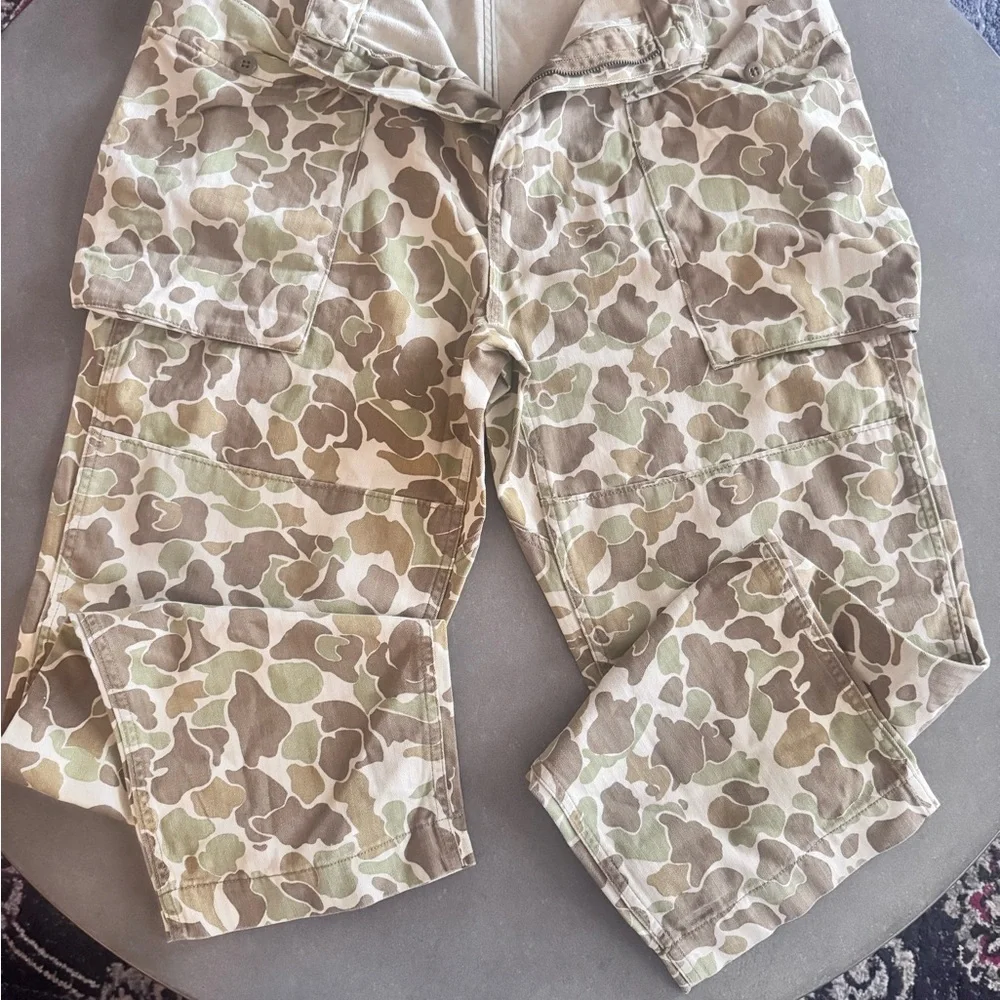 GAP Tan Camouflage Pants - Picture 1 of 6